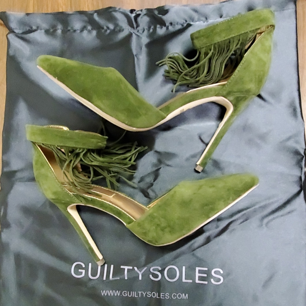Size 7 green suede heels with tassels